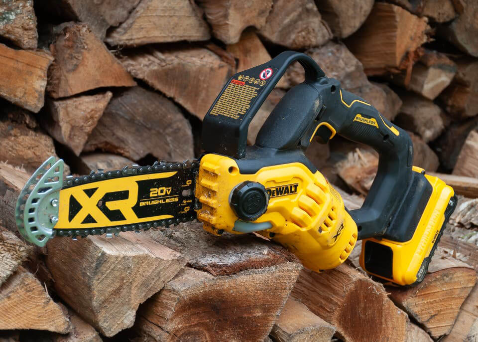 Factors to Consider When Choosing a Best Chainsaws for Beginners